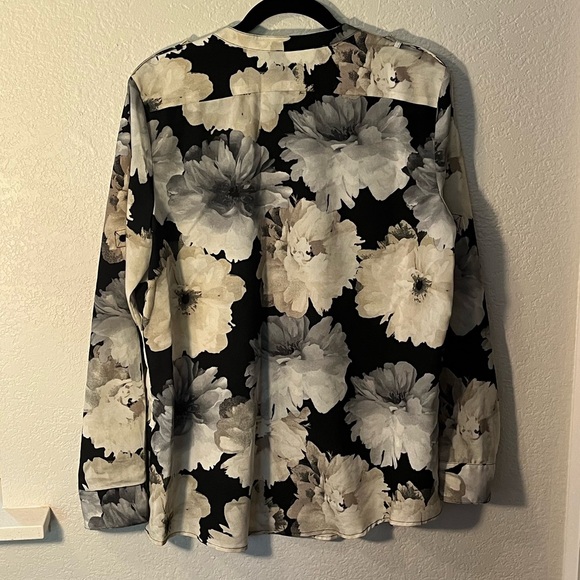 Calvin Klein Button Up - Picture 3 of 3